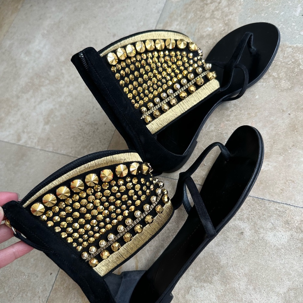 Fabulous Giuseppe Zanotti Gladiator flat sandals size 37-1/2